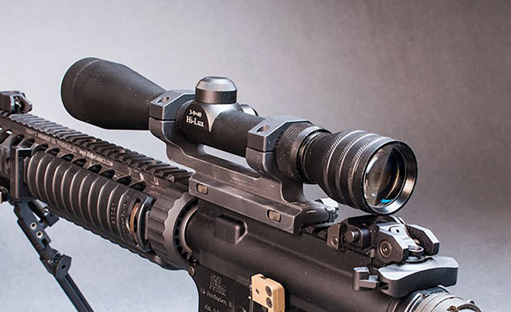 The M40 scope mounted via cantilever mount